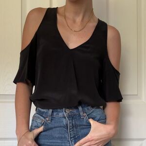 🚨Trouve Cold Shoulder Top